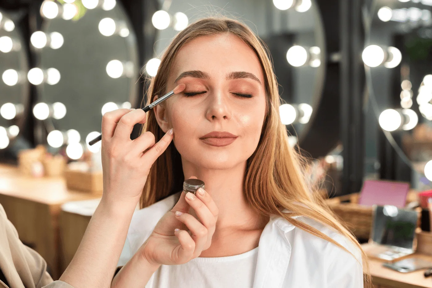 Ce trebuie să conțină o trusă de makeup